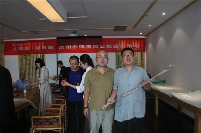 陳先生捐贈環(huán)首鐵刀.jpg